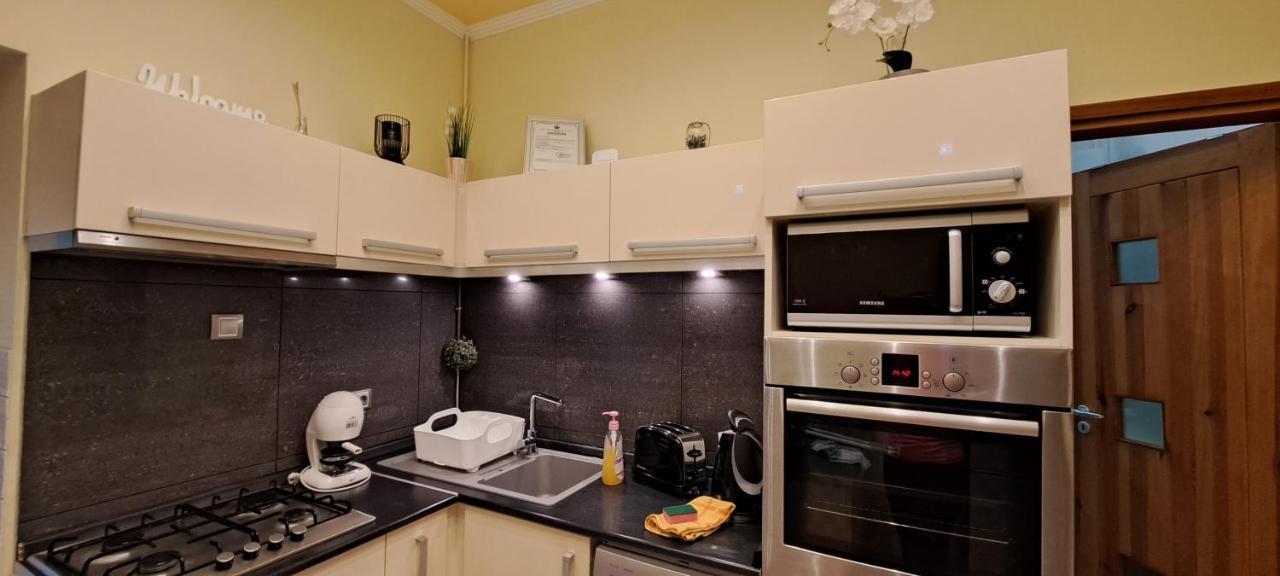 Szandi Belvarosi Apartman Seghedin Exterior foto