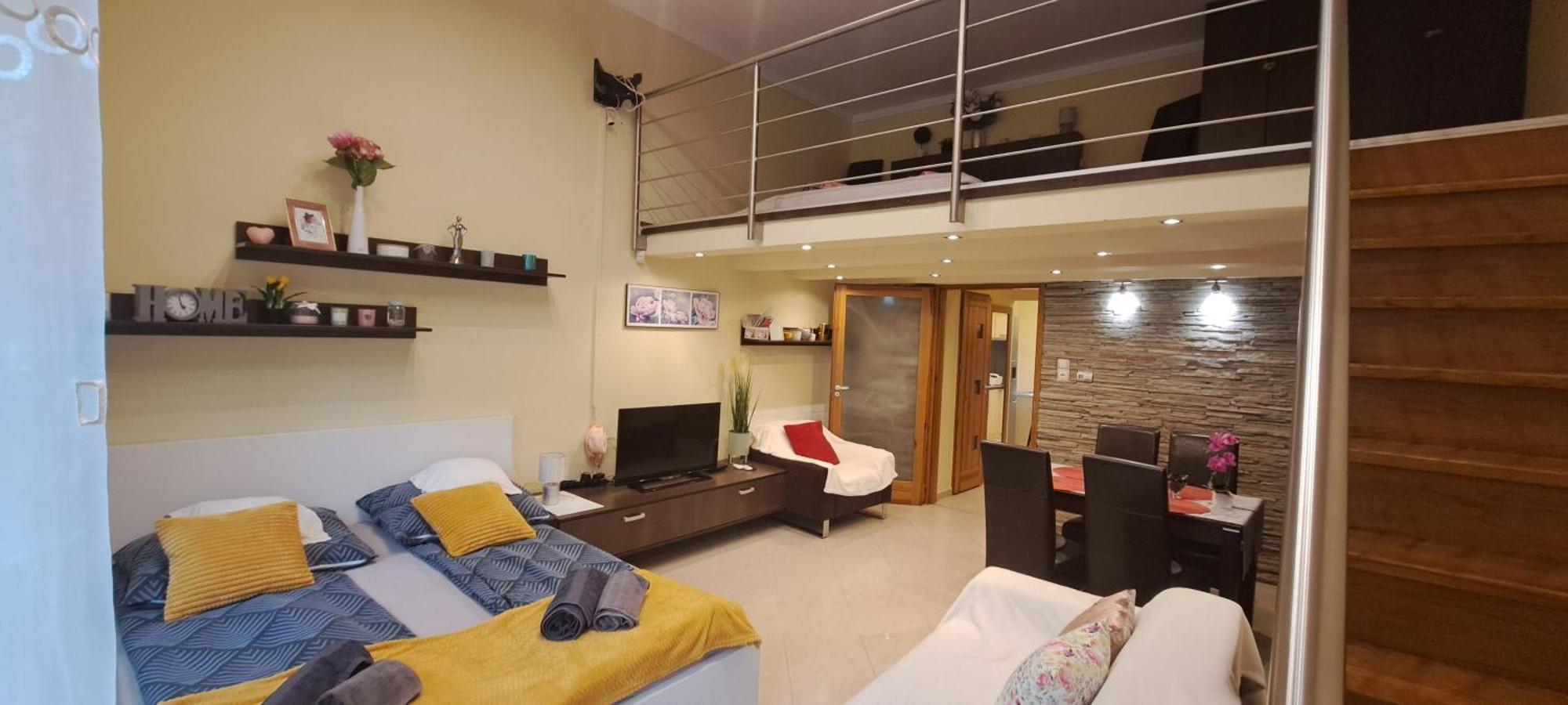 Szandi Belvarosi Apartman Seghedin Exterior foto