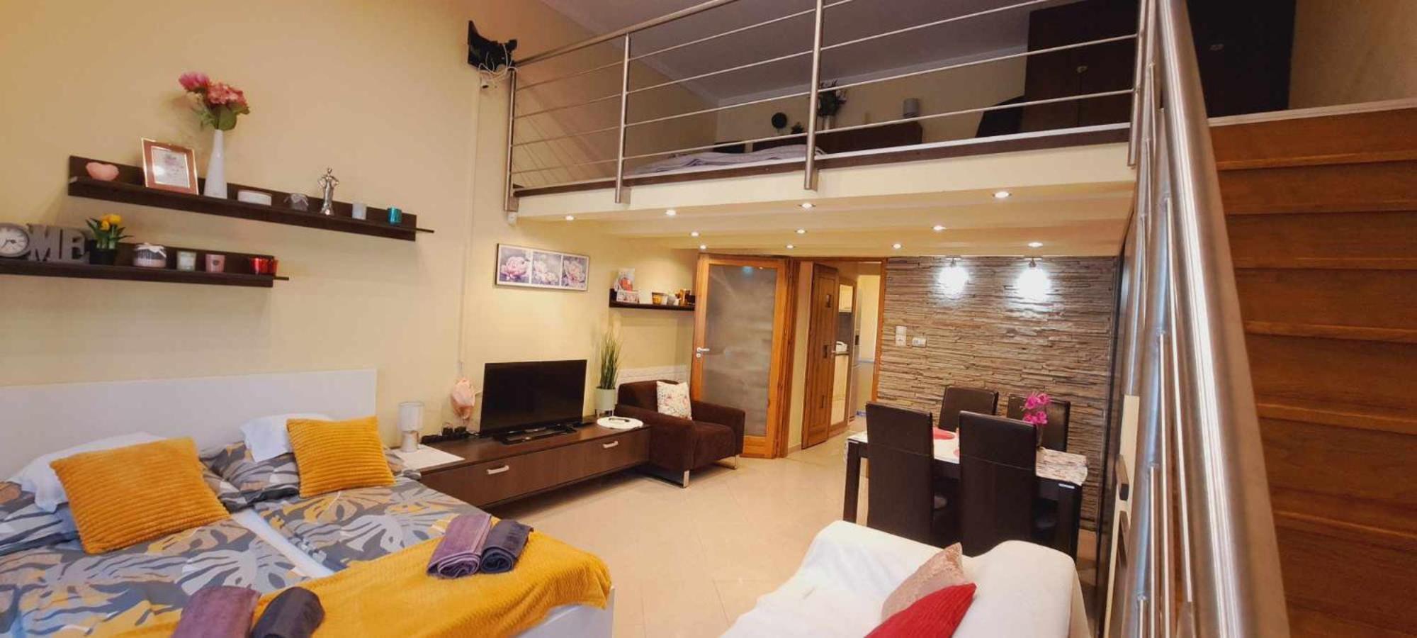 Szandi Belvarosi Apartman Seghedin Exterior foto