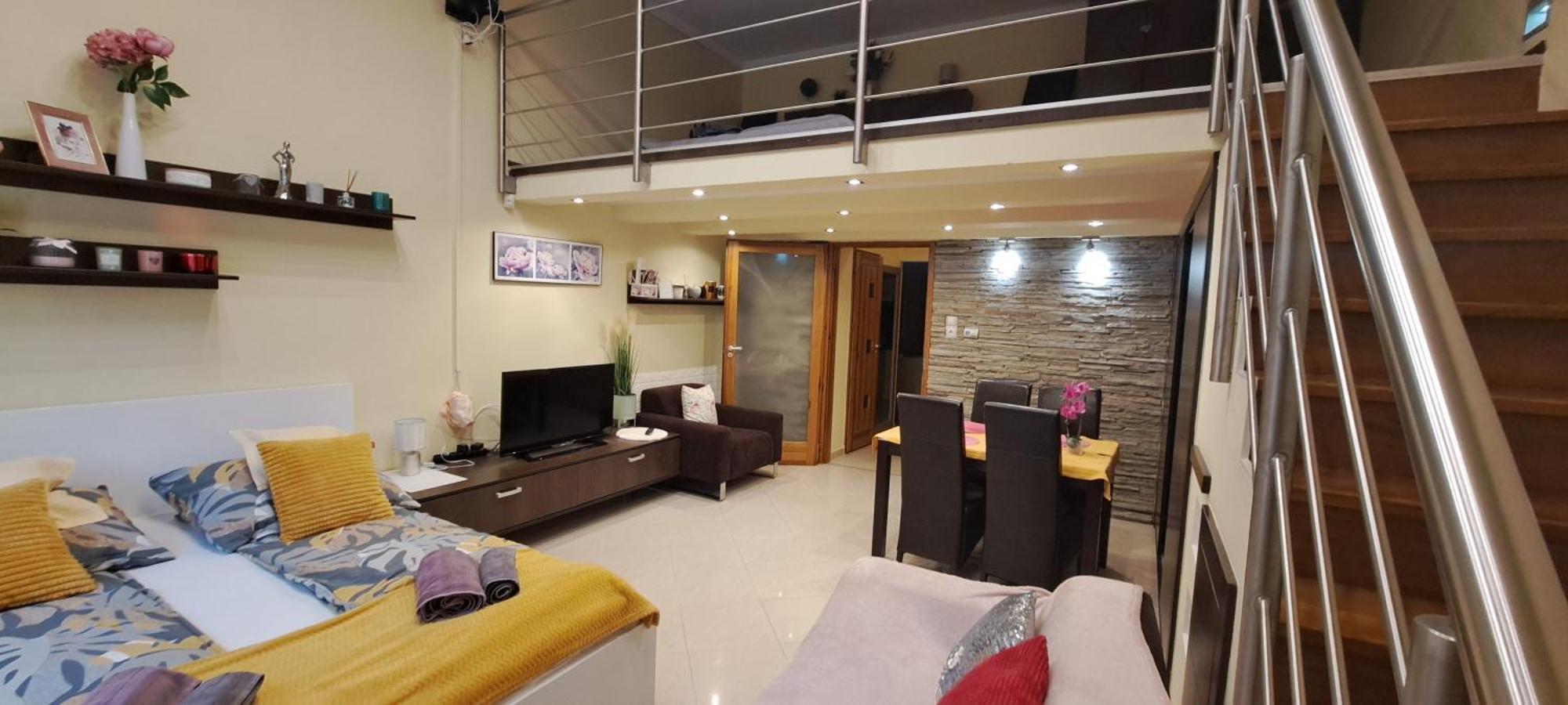 Szandi Belvarosi Apartman Seghedin Exterior foto